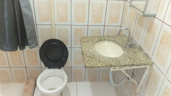 alugo casa de 2 quartos em piedade