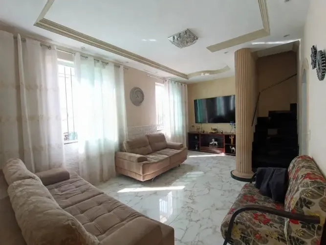 Casa 179 m² com 05 quartos e 03 vagas - Santa Mônica