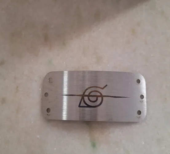 Chapinha de metal do Naruto