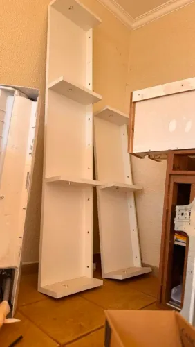 Vende-se arara própria para lojas de roupas de instalar na parede