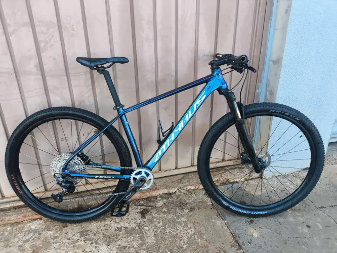 Bike First athymus M 
