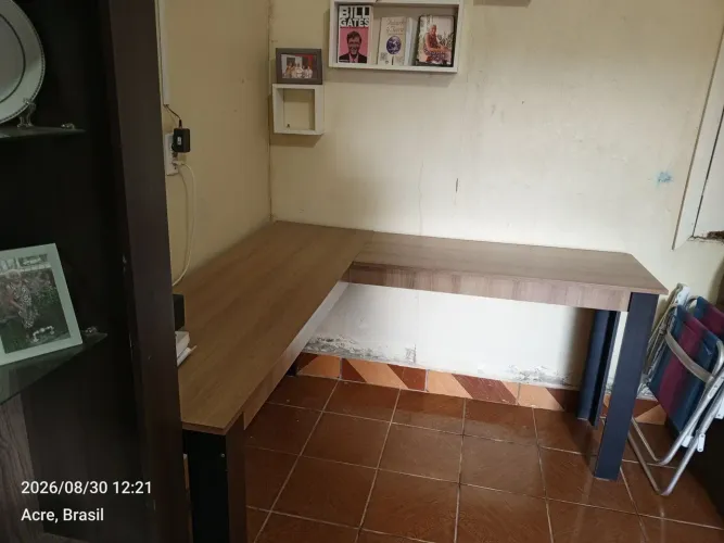 Mesa Escrivaninha em L, comprimento: 150 cm x 150 cm, Altura: 75 cm e profundidade: 45 cm