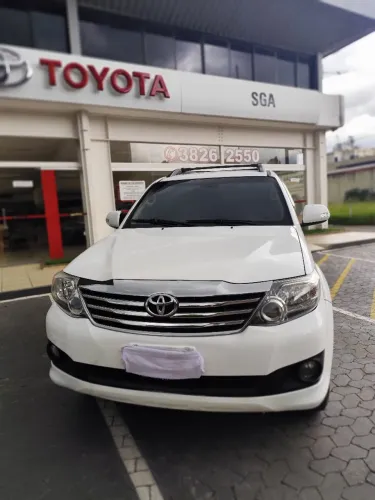 Toyota Hilux SW4 SR 4X2 2.7/ 2.7 Flex 16V Aut. 2014
