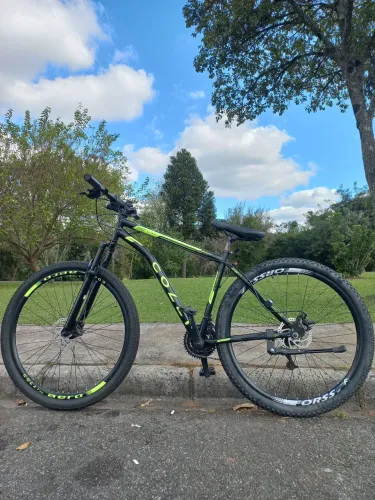 Bike Aro 29 MTB semi nova
