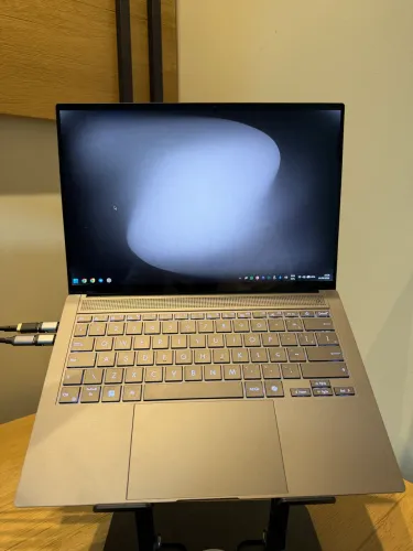 ASUS ZENBOOK S14 CORE ULTRA 7 16GB RAM 1TB SSD TELA OLED 2.8K TOUCHSCREEN