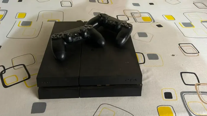 Playstation 4 fat