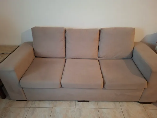 Sofá 3 lugares cor bege