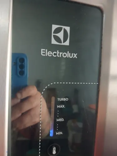 Geladeira Electrolux Inverse Frost Free Inox DW42X - Dispenser de Água - Excelente Estado