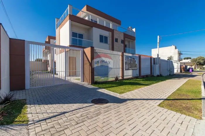 Sobrado Triplex Novo no Alto Boqueirão - Residencial Vidal - Ótima Localização