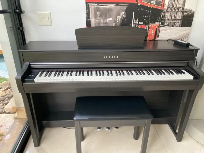 Piano digital clavinova Yamaha CLP-735dw