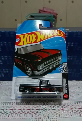 Hot Wheels Custom "62 Chevy Pickup Camionnette
