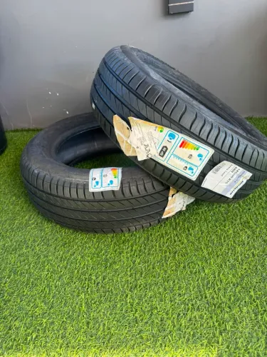PNEU ARO 15 - MEDIDA 185/60/15 -MARCA MICHELIN