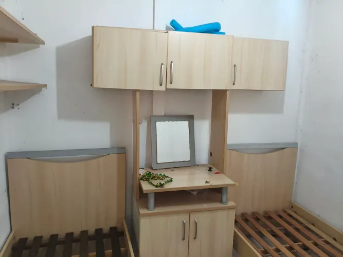 Vendo jogo de quarto com duas camas