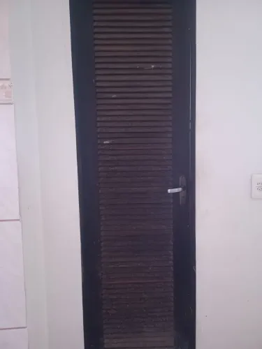Vendo porta de madeira