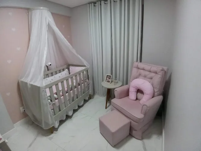Cadeira amamentação rosa