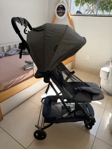 Carrinho bebe estilo mala de mao