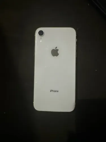 iPhone XR usado em bom estado