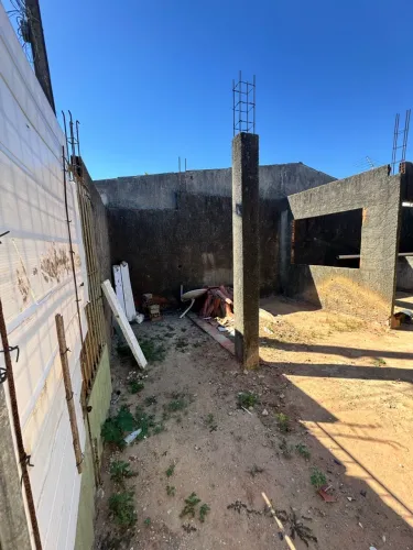 VENDO TERRENO COM INÍCIO DE CONSTRUÇÃO!