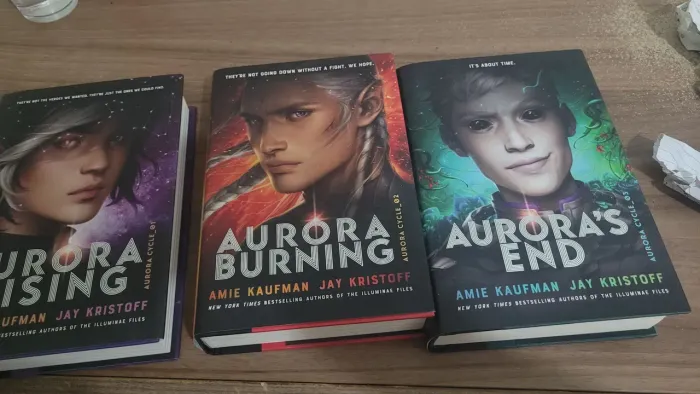 Aurora Rising livros - Aurora Cycle em Inglês Capa dura Jay Kristoff e Amie Kaufman
