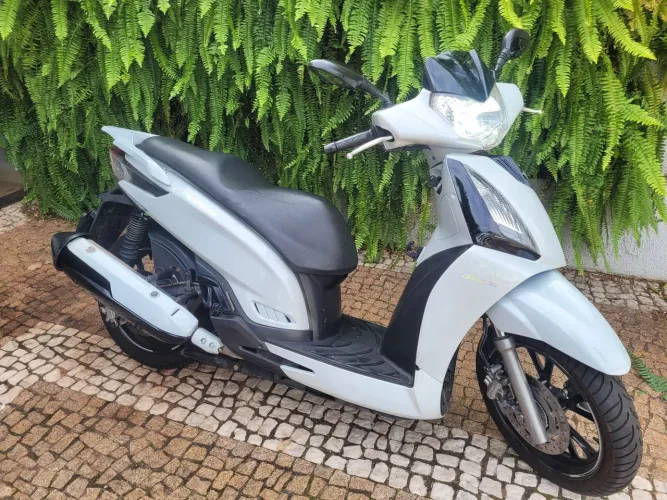 Kymco People GT 300