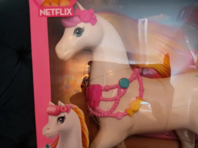 Cavalo e Barbie fada