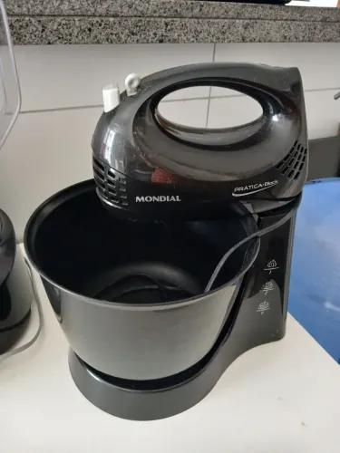 Vendo batedeira elétrica mundial