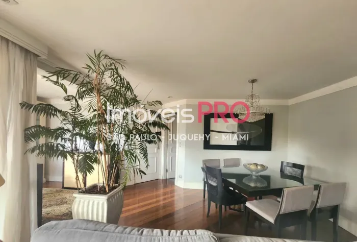 Apartamento no Brooklin com 180m2, ótima localização!