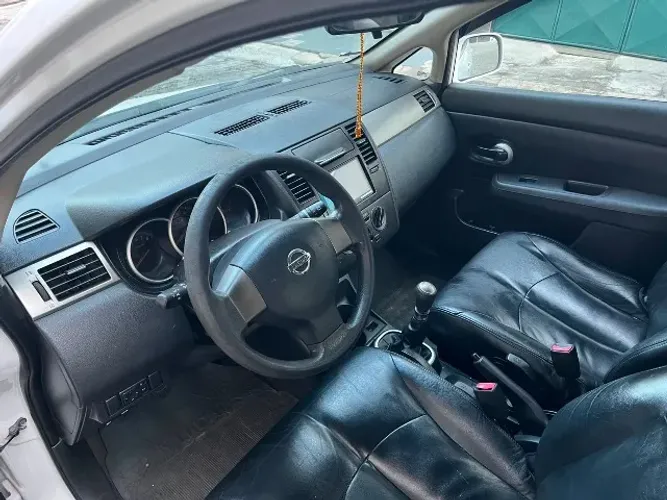 Nissan Tiida S 1.8/1.8 Flex 16V Mec. 2013