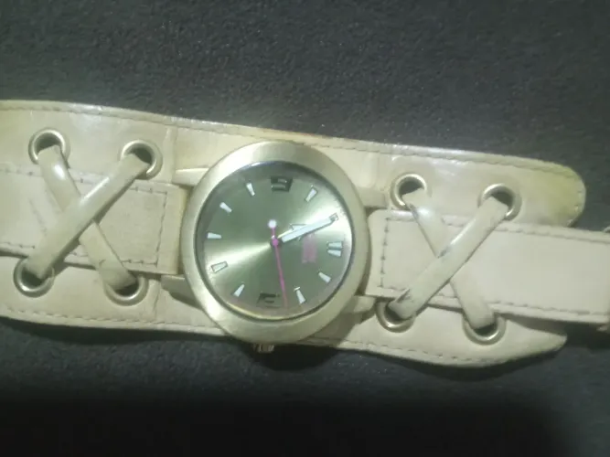 Relógio chili Beans 