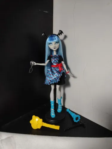 Boneca Monster High Ghoulia Yelps Freaky Fusion G1