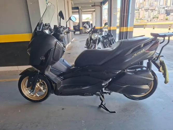 XMAX impecável