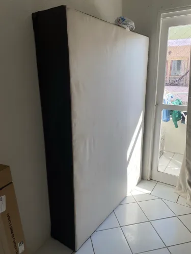 Cama box (base), marrom em excelente estado 