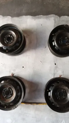 4 roda 13 com pneu 175/70/13
