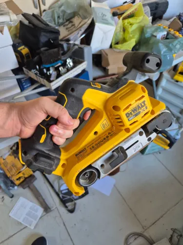 Lixadeira de cinta dewalt nova com NF