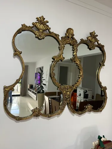 Espelho decorativo barroco dourado 