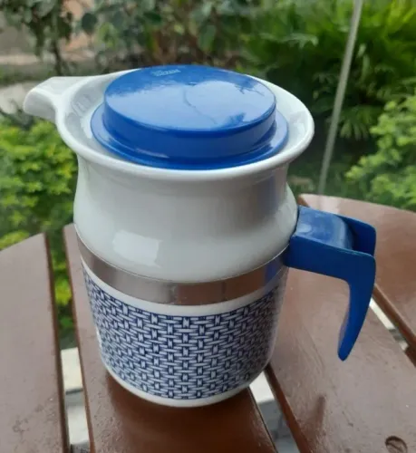 Suqueira antiga em porcelana Pozzani louça antiga