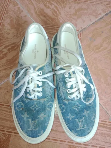 Lousa Vuitton tênis