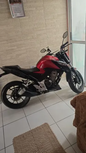 Cb 300f 2025 sem detalhes