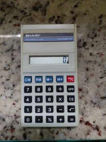 Calculadora SHARP Elsi Mate EL-230 - Funcionando