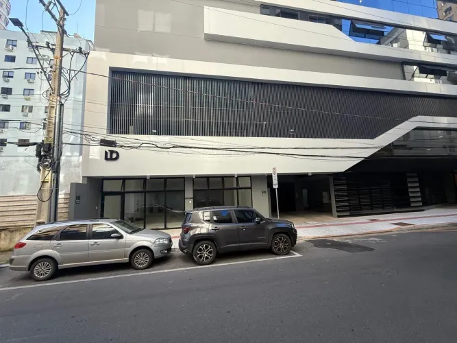 Sala comercial - localizado em Balneário Camboriú / Barra Sul REF: DW649899