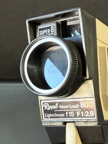 Fimadora super 8 Royal Electric AIRES 800 Super 8 Movie Camera Lightchrom f15 Untested