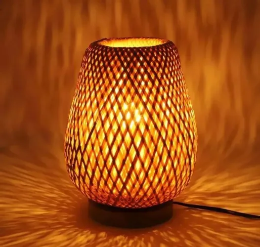 Abajur bambu - amarelo quente.
