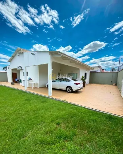 Alugo casa Semi-mobiliada no Bairro Jardim América/ Disponível também para venda