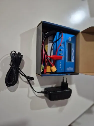 Kit de Aeromodelismo com Baterias, Carregador, Controladores e Motores Brushless