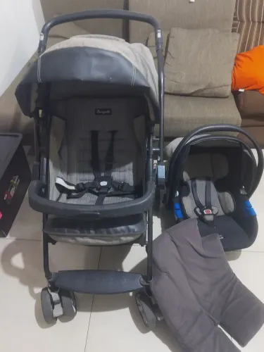 Carrinho e bebê conforto Burigotto 