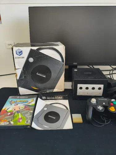 Nintendo GameCube completo na caixa