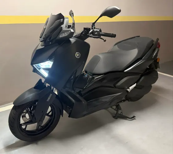 Xmax 250 connected 2025