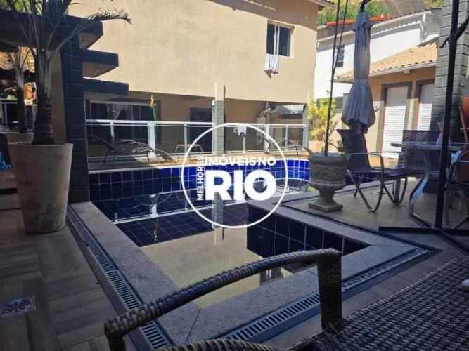 Casa de vila duplex na Tijuca à venda