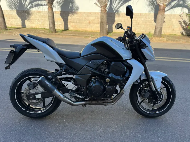 Vendo ou Troco Kawasaki Z750