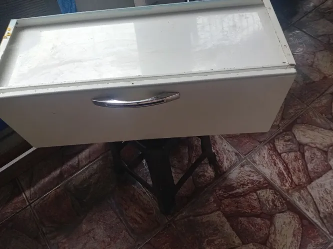 Armario de aço branco grande utilidade e beleza